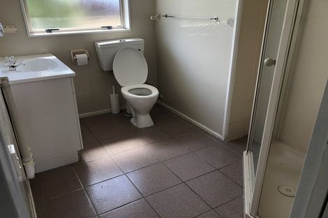 Photo of property in 7 Chilcott Road, Henderson, Auckland, 0612