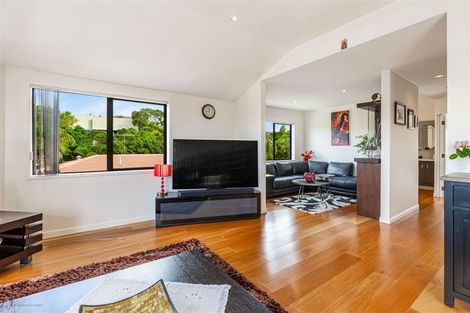 Photo of property in 8a Horizon Way, West Harbour, Auckland, 0618
