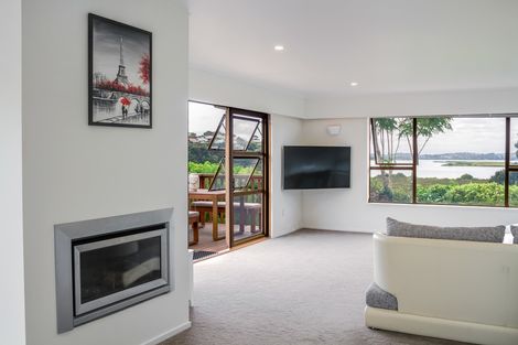 Photo of property in 30 Realm Place, Massey, Auckland, 0614