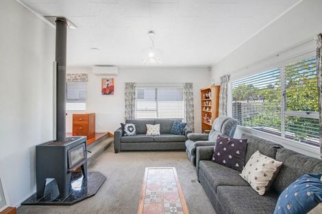 Photo of property in 9 Devonshire Road, Unsworth Heights, Auckland, 0632