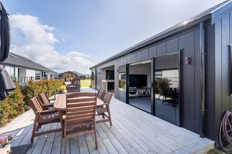 Photo of property in 4 Ngaroma Crescent, Whitianga, 3510