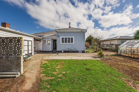 Photo of property in 18 Lee Road, Taradale, Napier, 4112