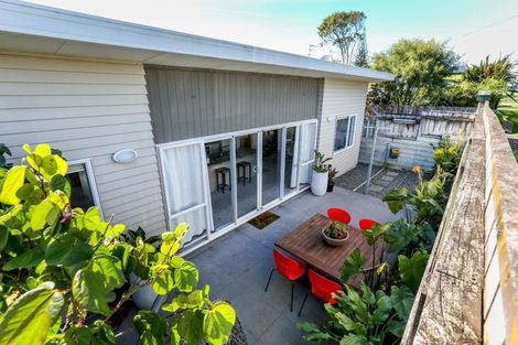 Photo of property in 20/1 Paritutu Road, Spotswood, New Plymouth, 4310