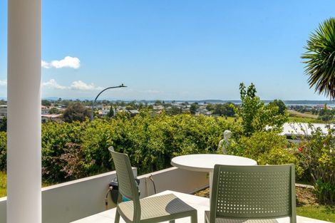Photo of property in 3 Seaview Road, Otumoetai, Tauranga, 3110