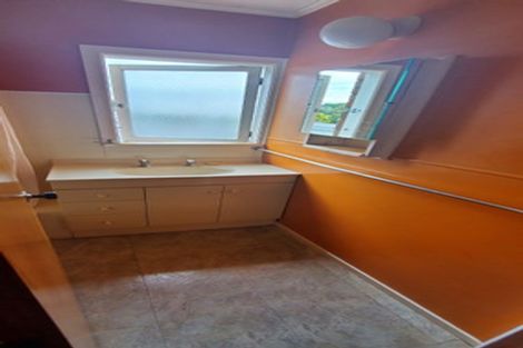 Photo of property in 71 Marlborough Avenue, Glenfield, Auckland, 0629