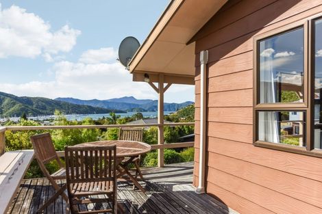 Photo of property in 7 Matai Place, Waikawa, Picton, 7220