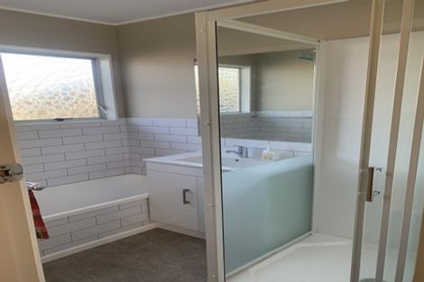 Photo of property in 15 Kiwi Avenue, Forest Lake, Hamilton, 3200