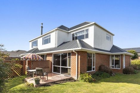 Photo of property in 18 Huntingdon Place, Avonhead, Christchurch, 8042
