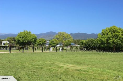 Photo of property in 18 Ivy Lane, Ohau, Levin, 5570