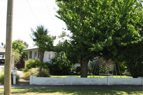 Photo of property in 1/5 Pinehurst Crescent, Russley, Christchurch, 8042