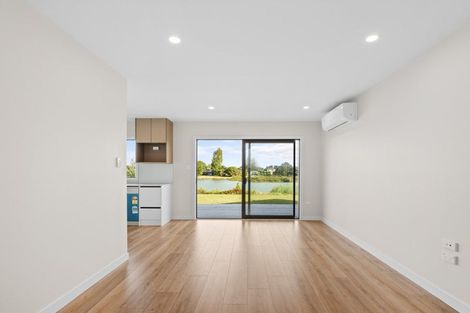 Photo of property in 9 Seaside Place, Pakuranga, Auckland, 2010
