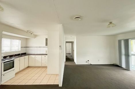 Photo of property in 129 Aviemore Drive, Highland Park, Auckland, 2010