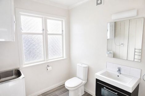 Photo of property in 73 Madras Street, Khandallah, Wellington, 6035