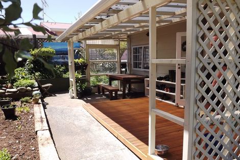 Photo of property in 3 Karioi Crescent, Raglan, 3225