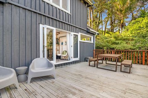 Photo of property in 33 Tainui Road, Titirangi, Auckland, 0604