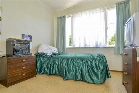 Photo of property in 20 Kelkirk Street, Kelston, Auckland, 0602