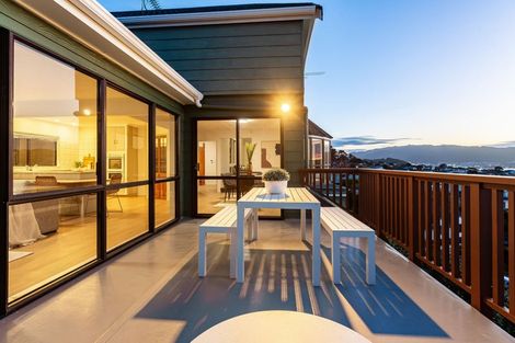 Photo of property in 19 Kinloch Place, Papakowhai, Porirua, 5024