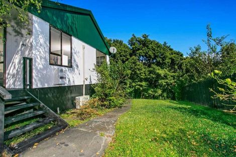 Photo of property in 2/22 Devonshire Road, Unsworth Heights, Auckland, 0632