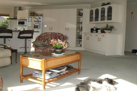 Photo of property in 9 Mariners Way, Whitby, Porirua, 5024