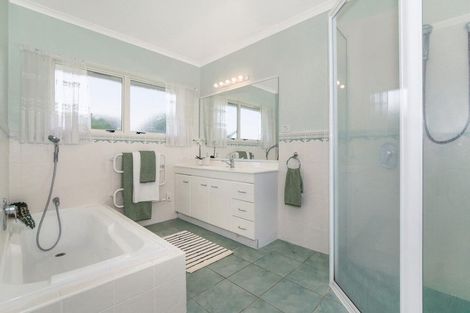 Photo of property in 45 Oxford Street, Te Puke, 3119