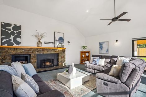 Photo of property in 32 Pisa Moorings Road, Mount Pisa, Cromwell, 9383