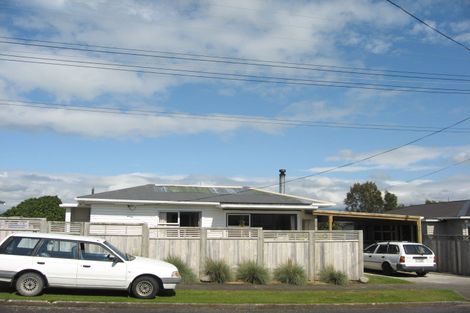 Photo of property in 9 York Crescent, Westown, New Plymouth, 4310