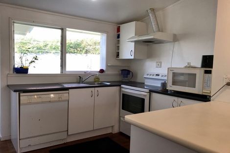 Photo of property in 3/2 Lansdowne Street, Bayswater, Auckland, 0622