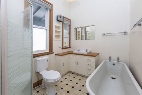 Photo of property in 33 Collingwood Street, New Brighton, Christchurch, 8061