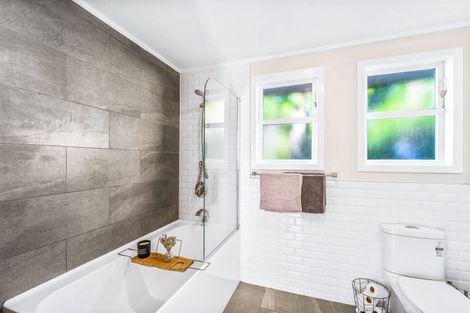 Photo of property in 921c Whangaparaoa Road, Manly, Whangaparaoa, 0930