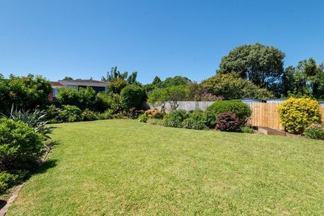 Photo of property in 27 Valley View Road, Glenfield, Auckland, 0629