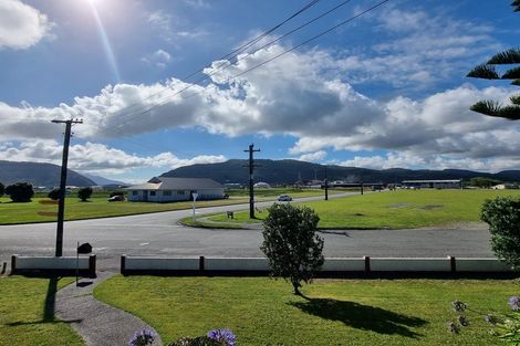 Photo of property in 36 Reid Street, Blaketown, Greymouth, 7805