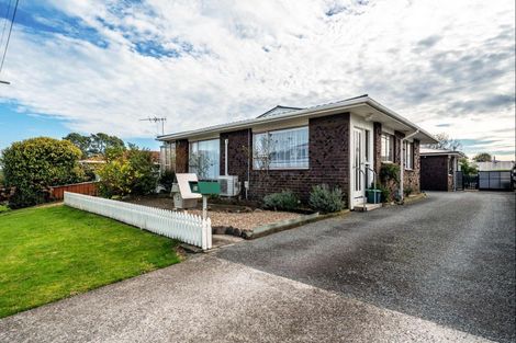 Photo of property in 5 Union Street, Merrilands, New Plymouth, 4312