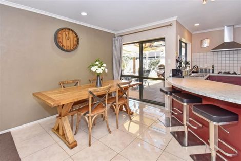 Photo of property in 172 Wattle Farm Road, Wattle Downs, Auckland, 2103
