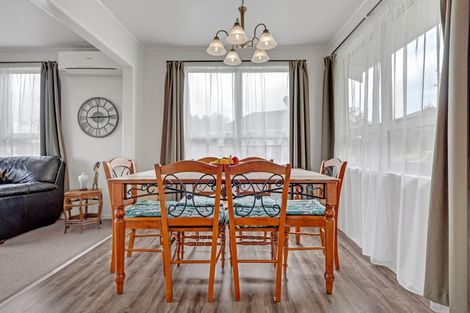 Photo of property in 6 Ancona Lane, Goodwood Heights, Auckland, 2105