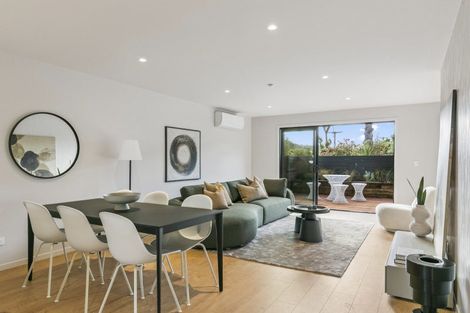 Photo of property in 365c Karori Road, Karori, Wellington, 6012