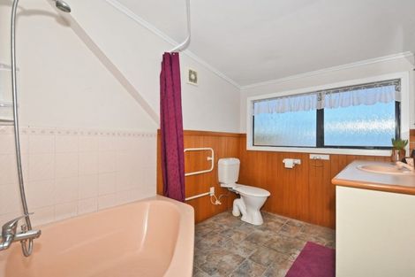 Photo of property in 102 Hatea Drive, Regent, Whangarei, 0112