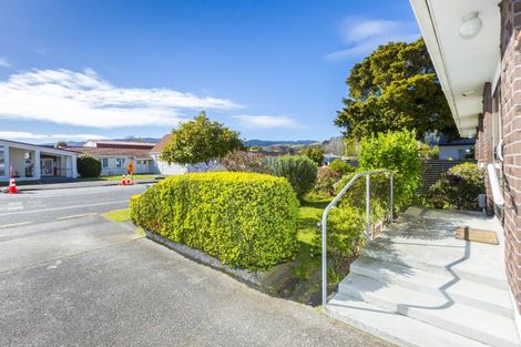 Photo of property in 2/2 Benzie Avenue, Elderslea, Upper Hutt, 5018
