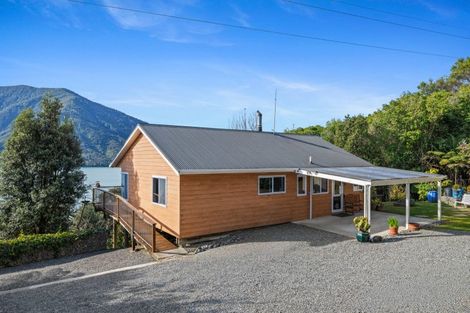 Photo of property in 674 Moetapu Bay Road, Moetapu Bay, Picton, 7282