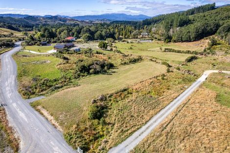 Photo of property in 485 Katherine Mansfield Drive, Blue Mountains, Upper Hutt, 5371