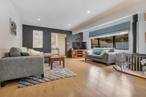 Photo of property in 1/38 Sailfish Drive, West Harbour, Auckland, 0618