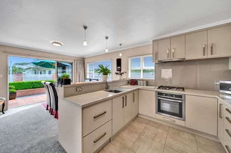 Photo of property in 11 Grey Street, Hawera, 4610