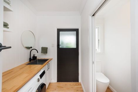 Photo of property in 9 Milton Street, Roslyn, Palmerston North, 4414