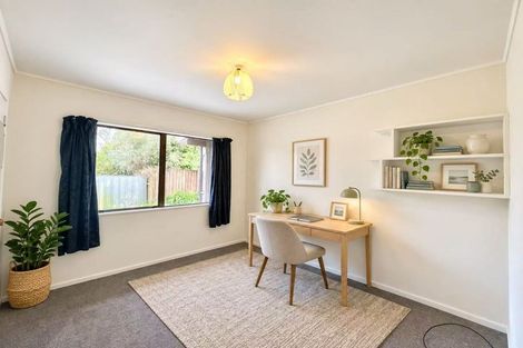 Photo of property in 1/17 Orchid Place, Te Atatu South, Auckland, 0610