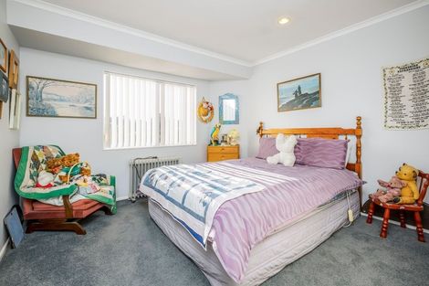 Photo of property in 20 Lothian Brae, Wattle Downs, Auckland, 2103