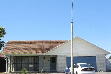 Photo of property in 23 Sonning Place, Redwood, Christchurch, 8051