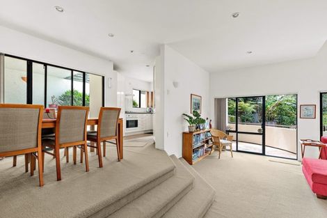 Photo of property in 1/3 Inga Road, Milford, Auckland, 0620