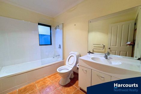 Photo of property in 54 Ian Sage Avenue, Long Bay, Auckland, 0630