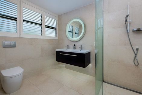 Photo of property in 1/16 Clifton Road, Hauraki, Auckland, 0622