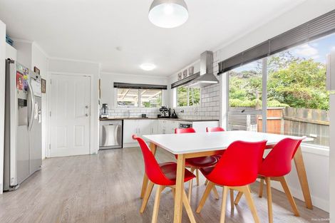 Photo of property in 38 Sylvan Crescent, Te Atatu South, Auckland, 0610