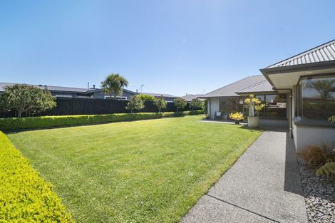 Photo of property in 5 Rodeo Drive, Kelvin Grove, Palmerston North, 4414